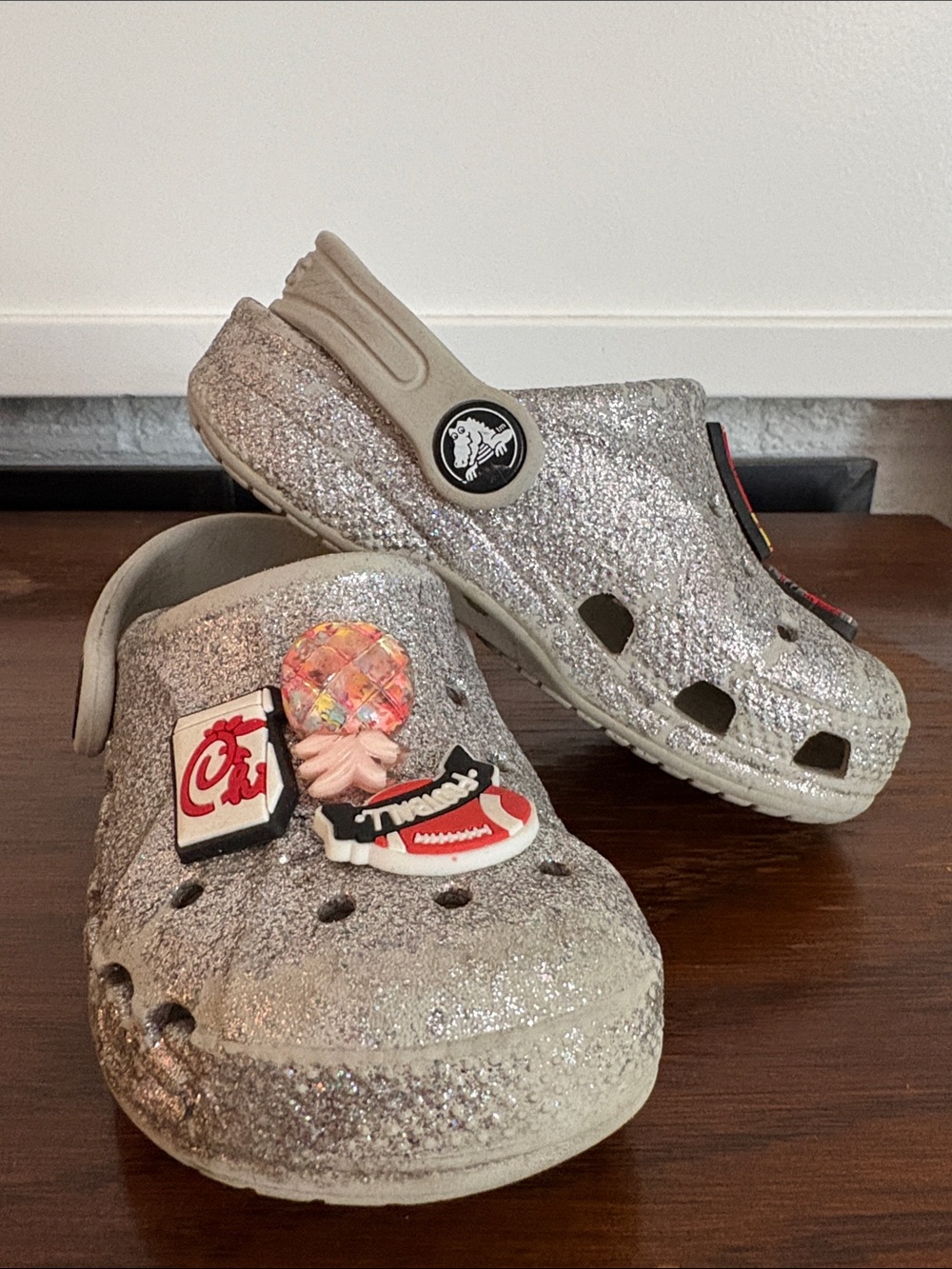 CROCS Classic Clog with Glitter and Jibbitz Charms Size 8